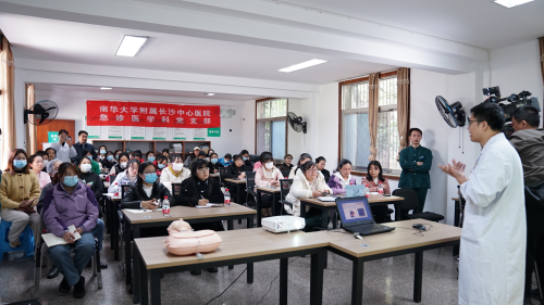 创卫进行时:急救知识进社区 提升施救自救能力(图) (1).png